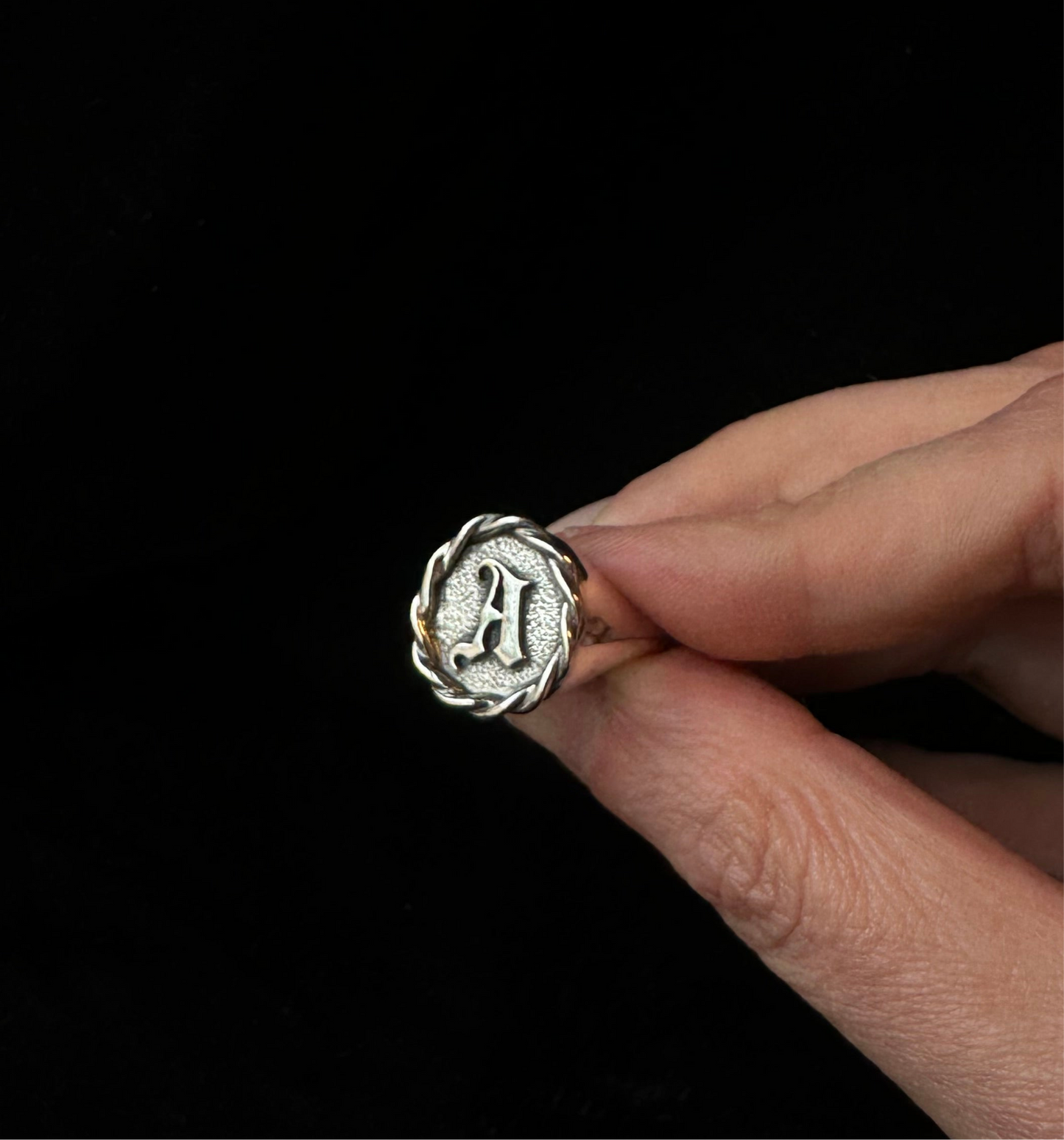 Olde English Signet