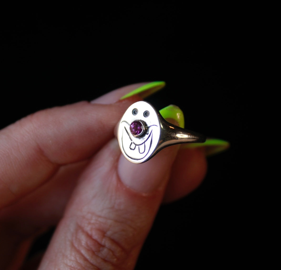 Happy Signet